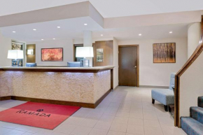 Гостиница Ramada by Wyndham Kamloops  Камлупс 